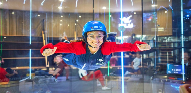 Sensations fortes à l'la chute libre à l'Indoor iFLY